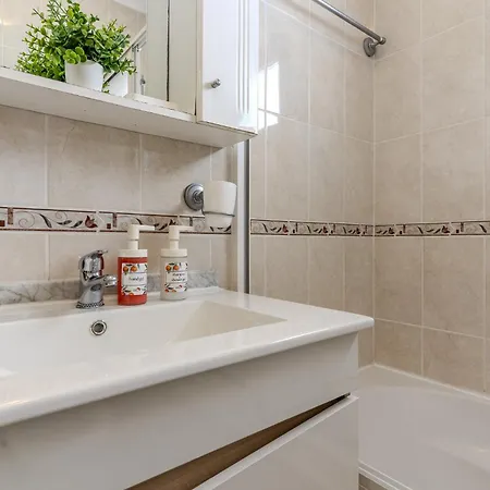 #366 Cozy 1br Retreat Private Balcony *