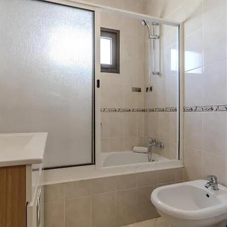 #366 Cozy 1br Retreat Private Balcony Apartment